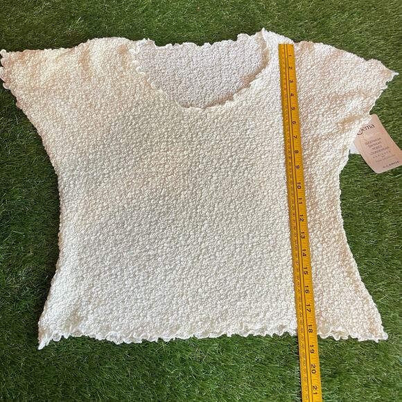 Delicate Stretchy Sheer Lettuce Trim Cream Y2K Top - Picture 4 of 5